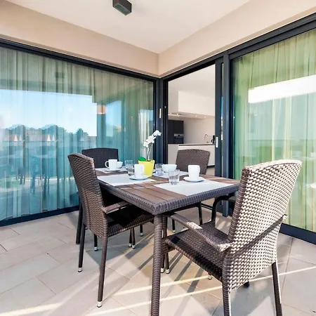 Sunny Day - Apartment With Parking Rovinj Exterior foto