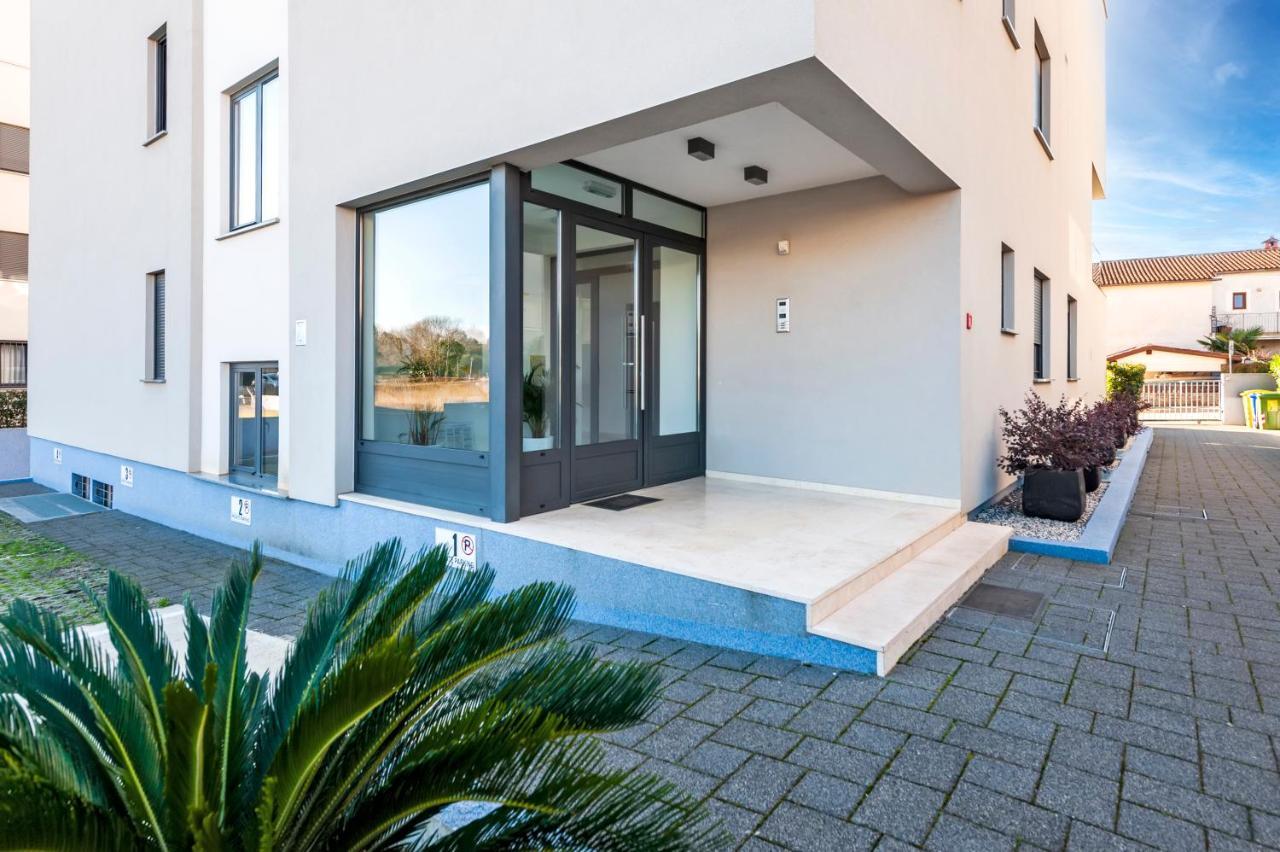 Apartma Sunny Day - With Parking *