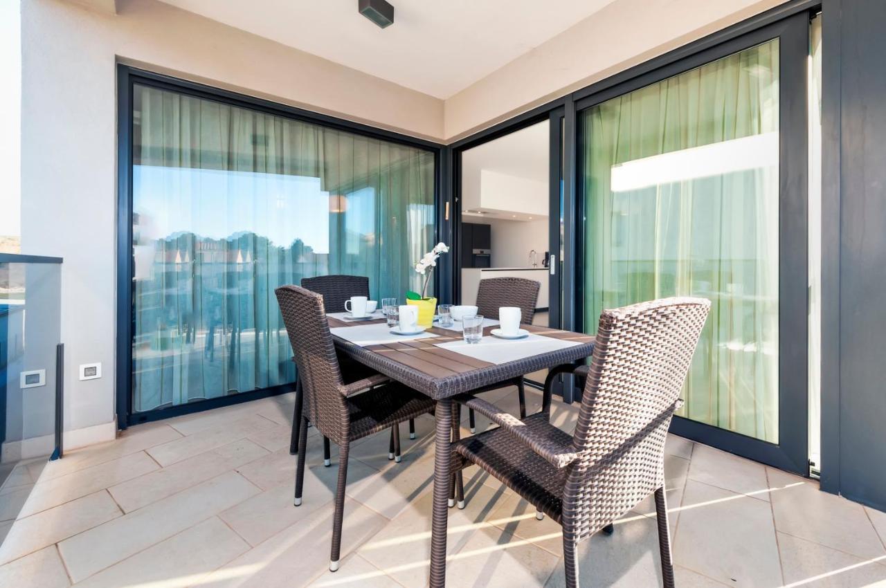 Apartment Sunny Day - With Parking Rovinj