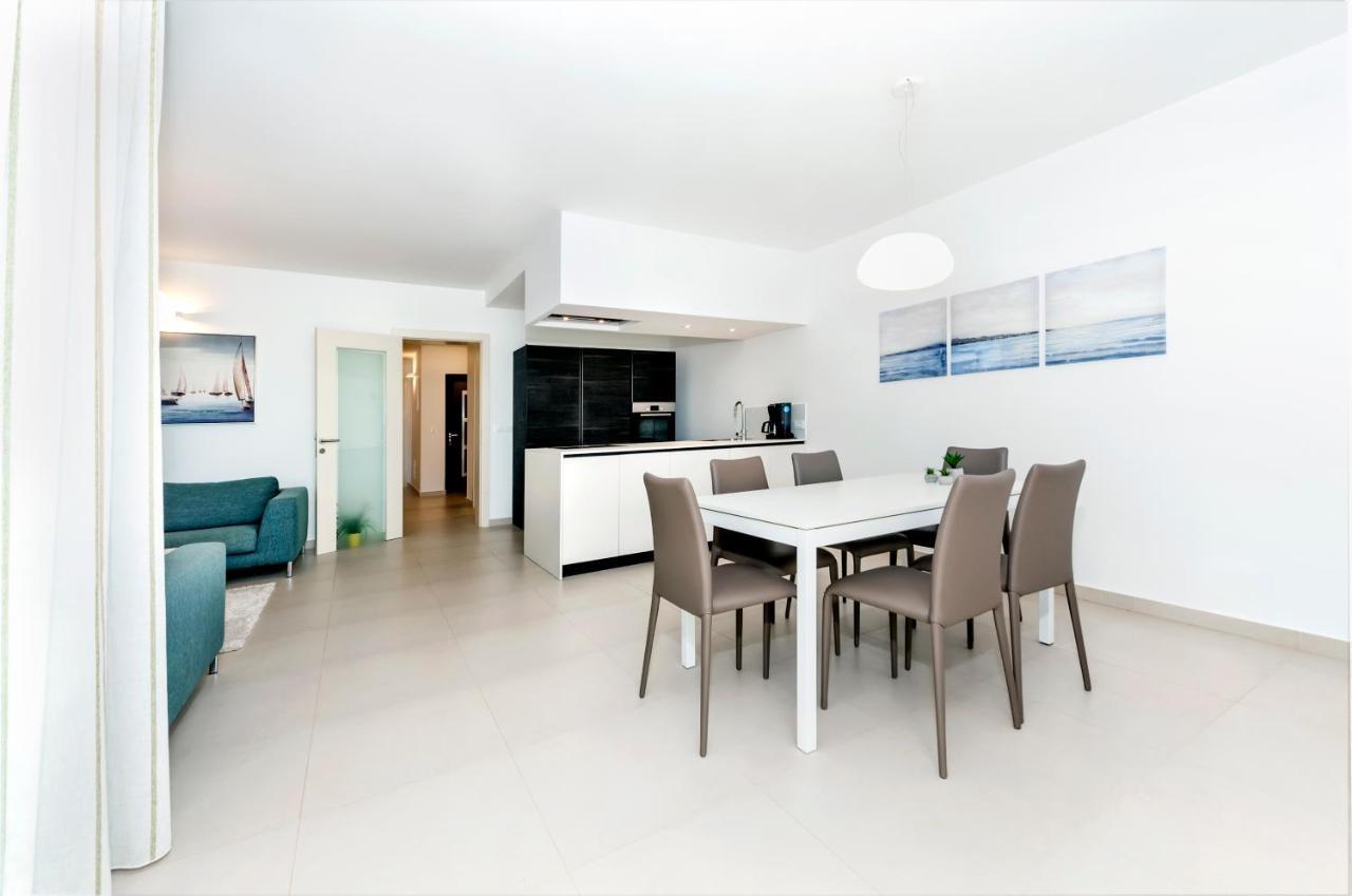 Sunny Day - With Parking Apartment *